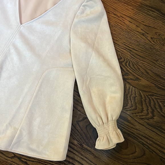 Tuckernuck Brushed Suede Swing Top Size Small - Picture 4 of 4